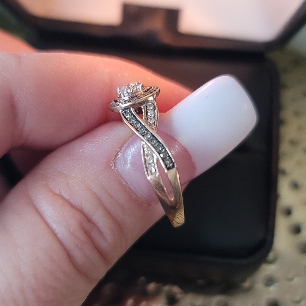 Rose Gold Champagne and Diamond Band, Size 7. - Picture 5 of 6